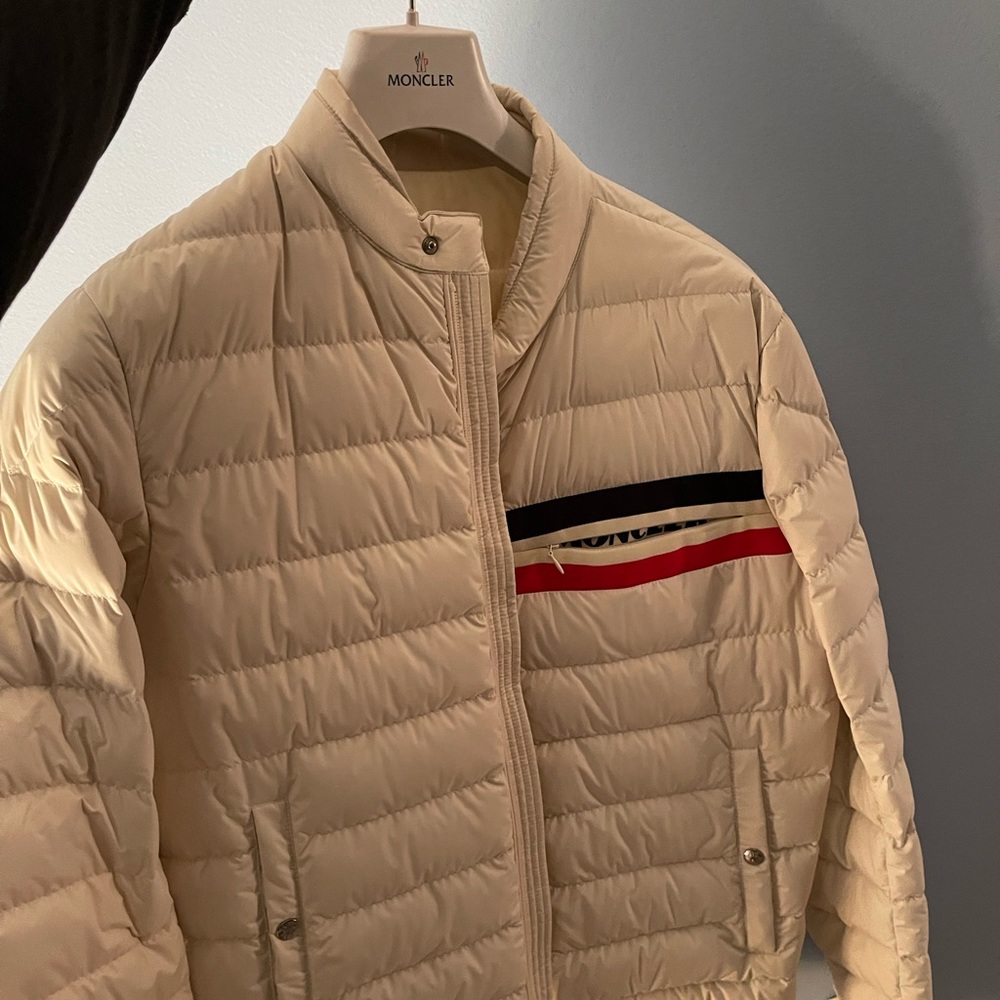Moncler Cream Puffer Jacket with Red and Black Accents - Picture 2 of 12